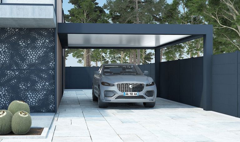 Carport adossé à la maison toit semi transparent