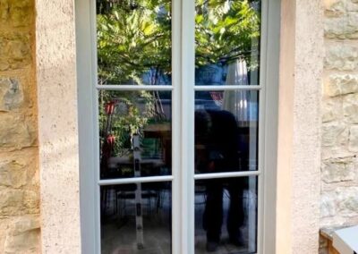 Porte-fenêtre avant